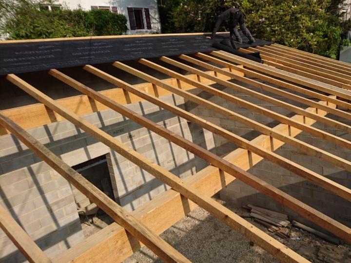 Isolation de toiture Les Auxons